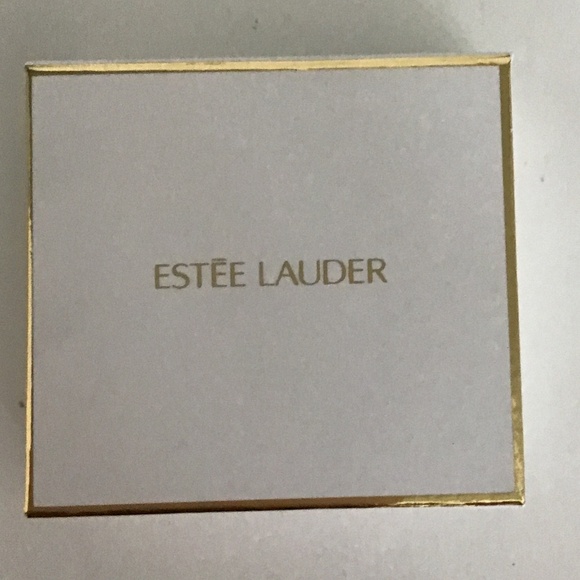 Estée Lauder Limited Edition Le Chic Neutral Eyeshadow quad + full size brow gel - Picture 4 of 6